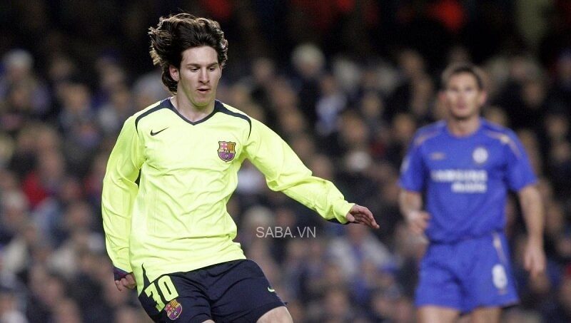 Messi rực sáng từ khi còn là cậu thanh niên trẻ 